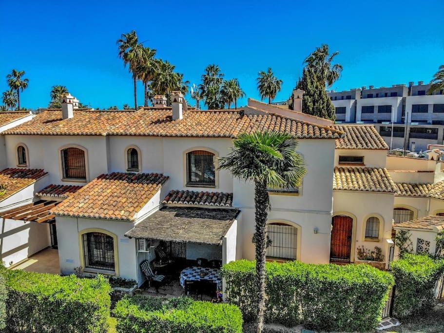 La Isla Casa Barnaby Villa Platja de Larenal Exterior photo