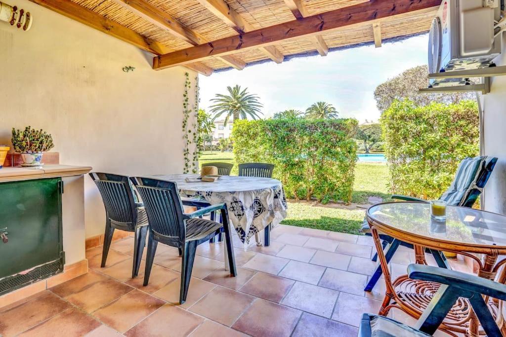 La Isla Casa Barnaby Villa Platja de Larenal Exterior photo