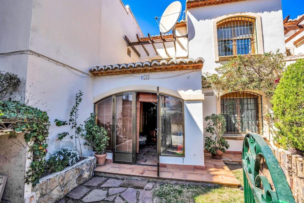 La Isla Casa Barnaby Villa Platja de Larenal Exterior photo
